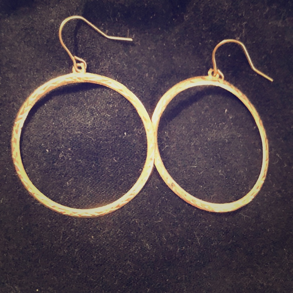 Dainty gold hoops!